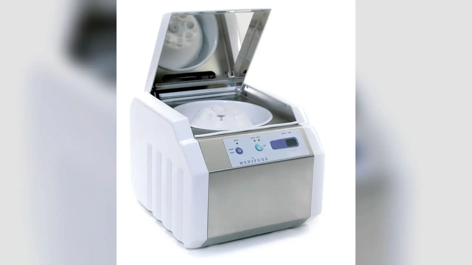 צנטריפוגה Medifuge של Silfradent להכנת CGF, עם מכסה פתוח וסל לצינוריות